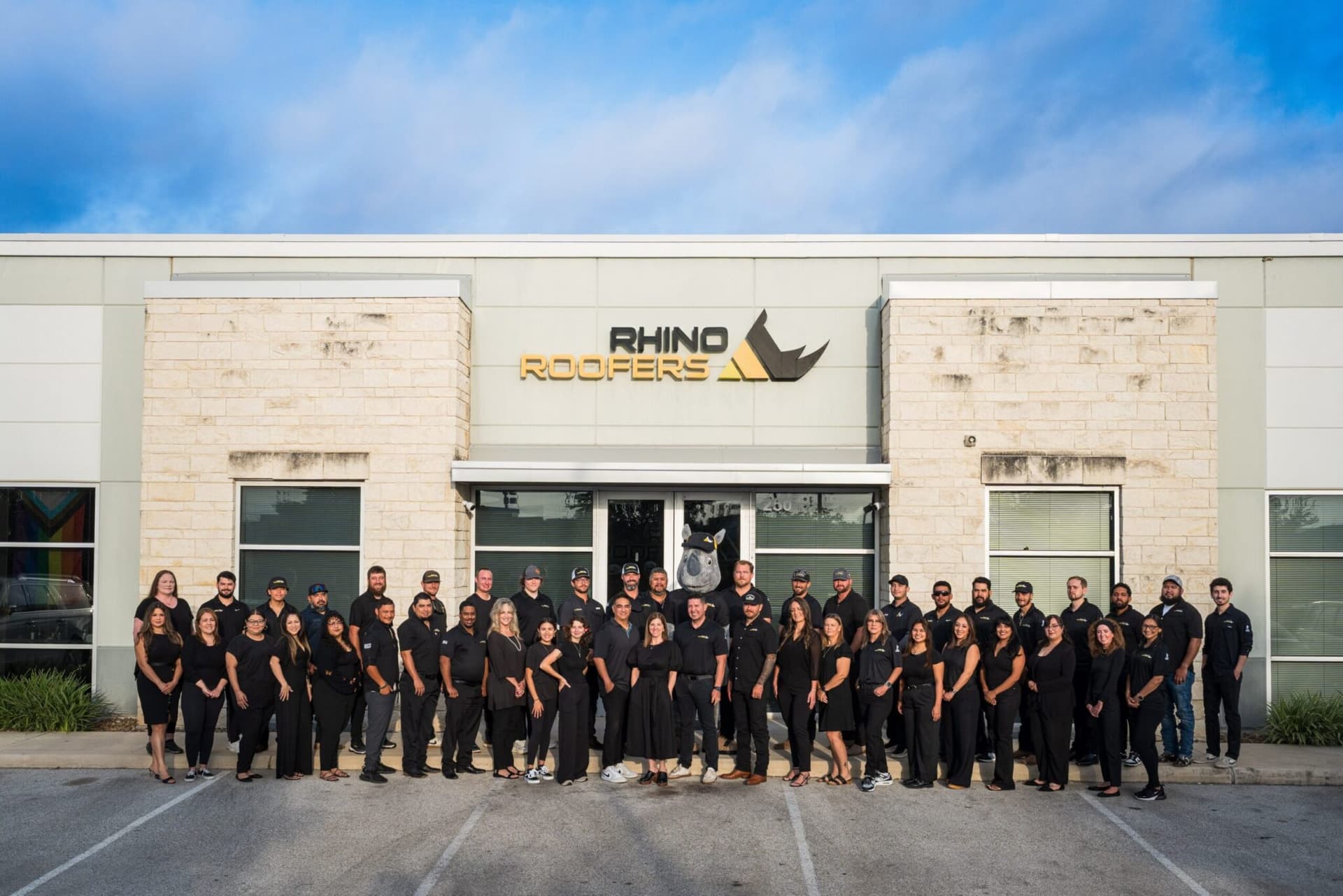 austin roofing company team